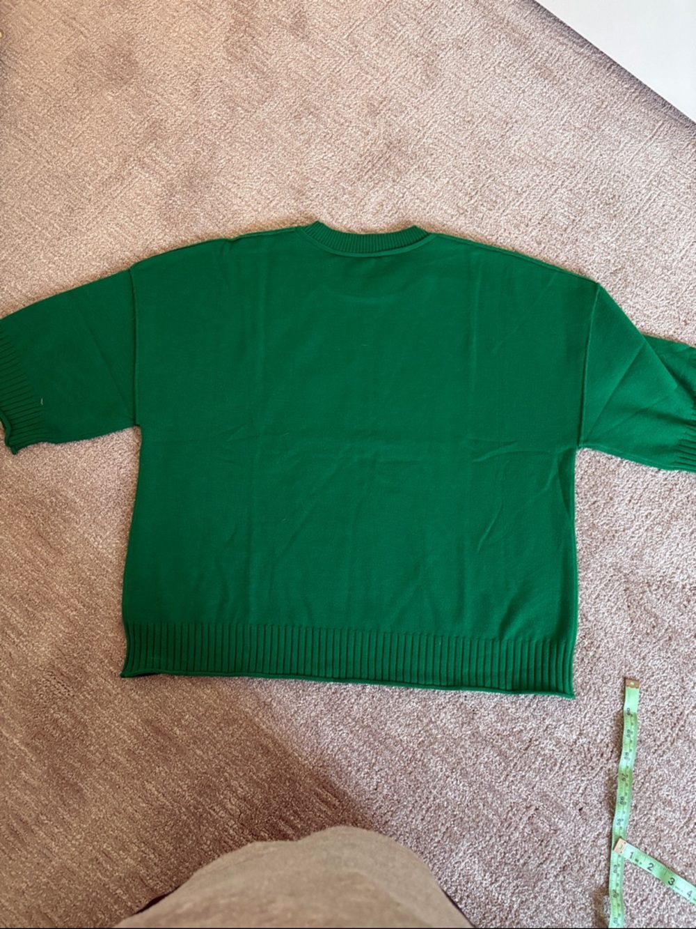 Amazon Women’s Green Crew Neck Short Sleeve Sweater - Picture 5 of 6